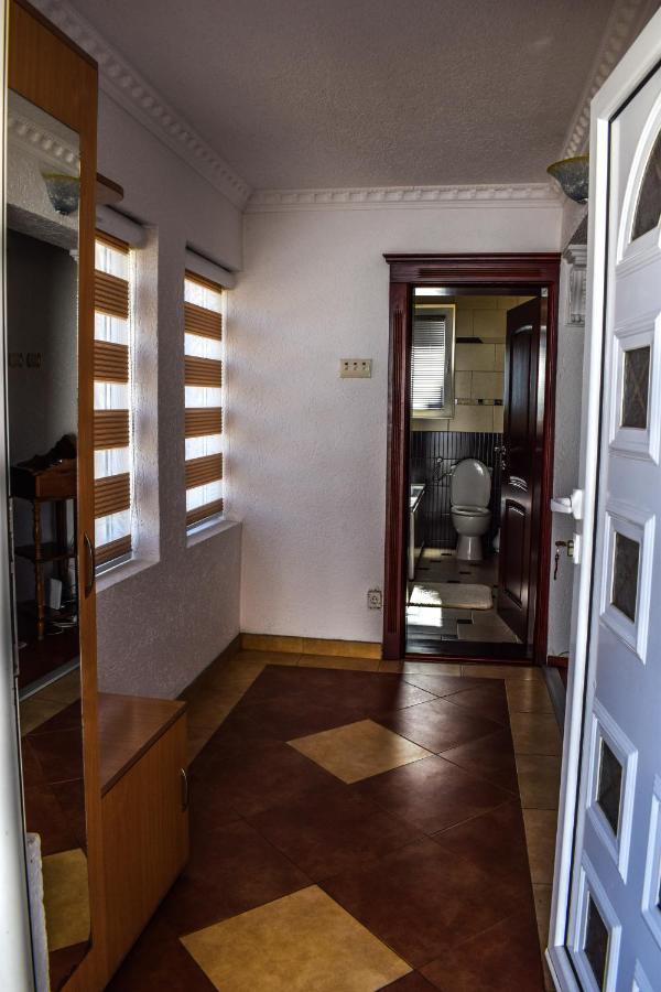 Ema Guest House Плав Екстер'єр фото