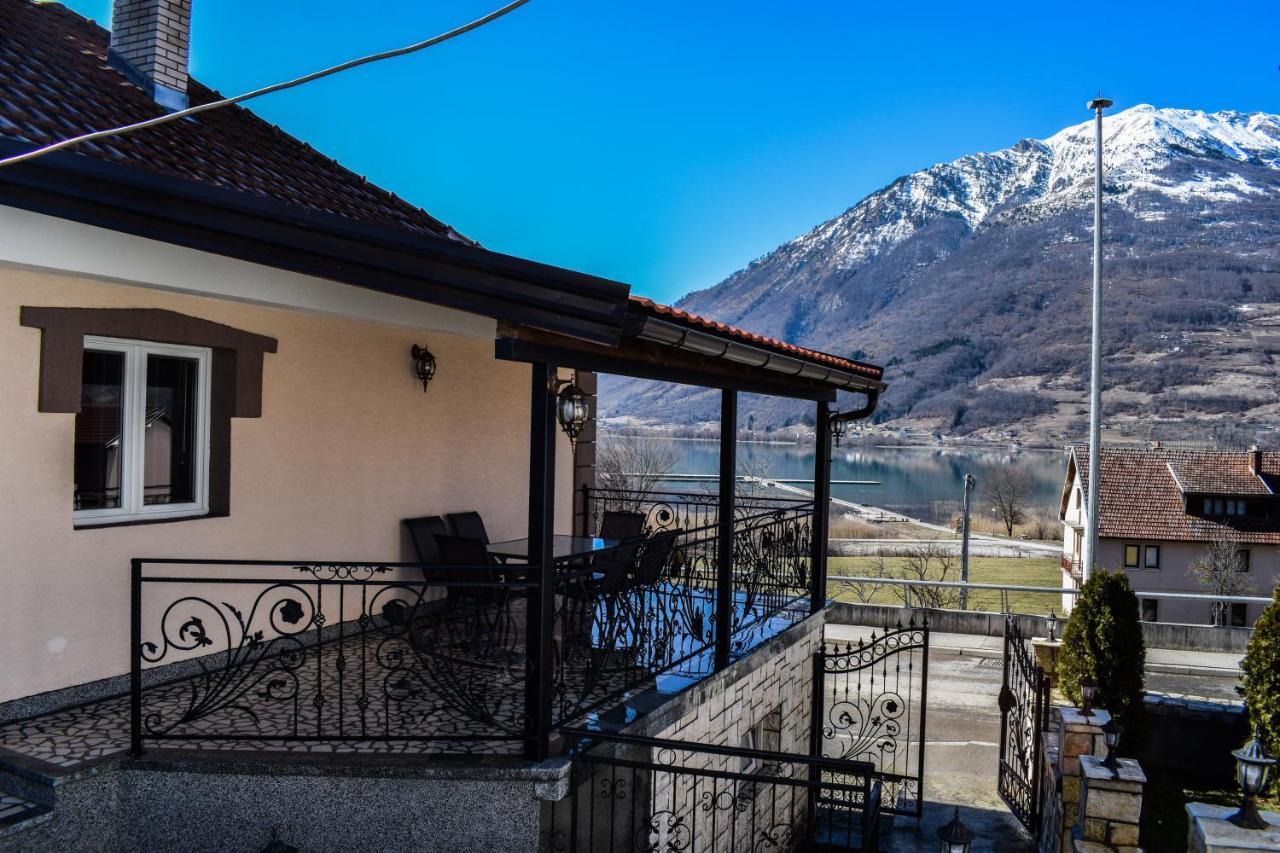 Ema Guest House Плав Екстер'єр фото