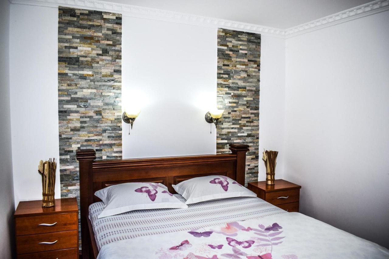 Ema Guest House Плав Екстер'єр фото
