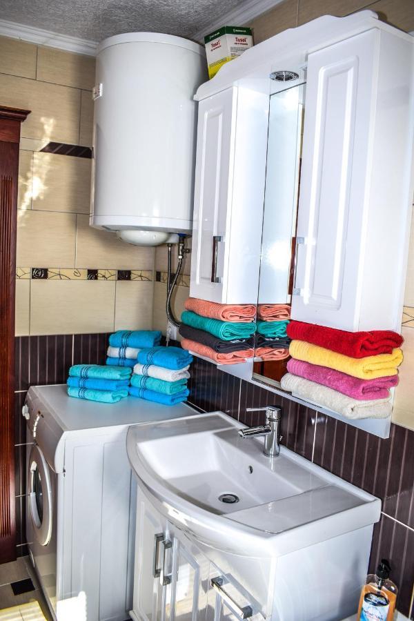 Ema Guest House Плав Екстер'єр фото